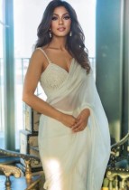 Playful escort Sabrina showing off her gorgeous natural features tt
