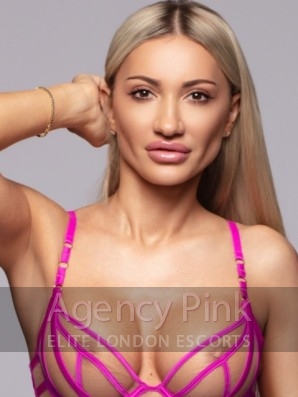Blonde call-girl Faye is super hot with her tightly toned body and tanned skin Picture 3