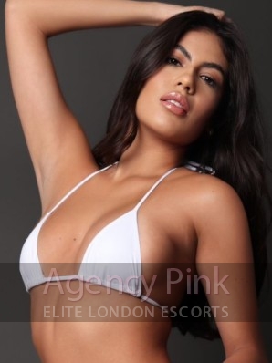 London GFE companion Emelda in her expensive lingerie Picture 1