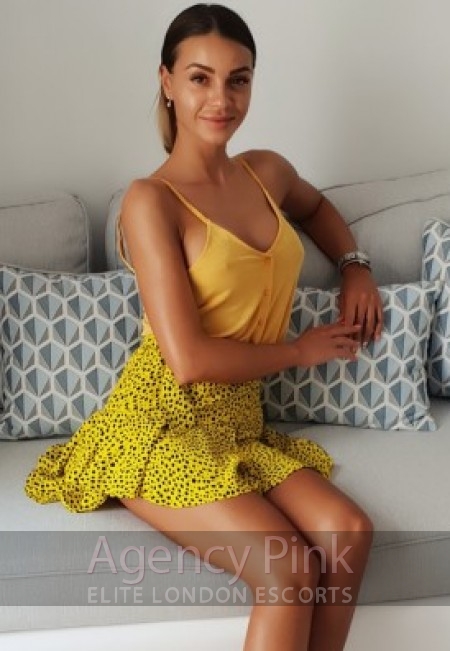 Mandy escort selfie photo in a yellow dress