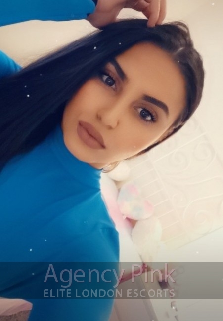 Escort Robin selfie picture of herself