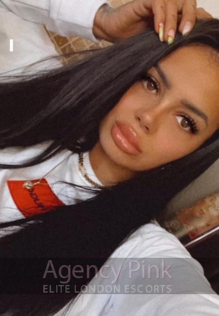 A selfie photo of London escort Angel looking natural and beautiful