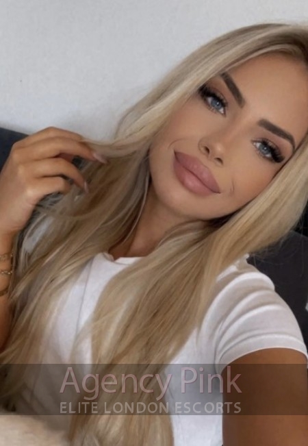 Top call-girl Bree looking beautiful in her recent photoshoot