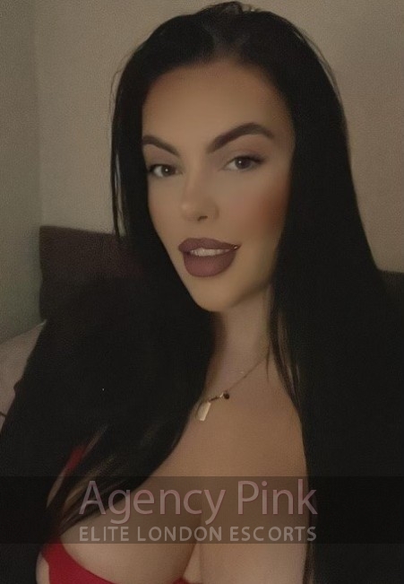 London natural escort selfie for Harmony