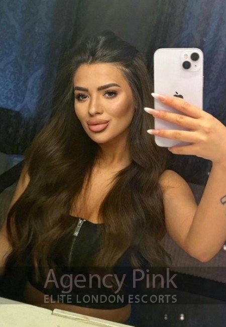 Katrina escort selfie photo